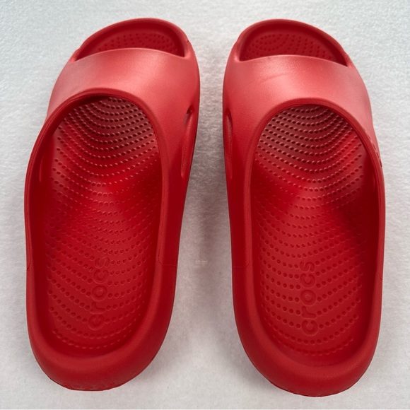 Crocs Mellow Recovery Slide Size 9 M 11 W Sandals Red Slip On Lightweight EUC - Picture 3 of 9